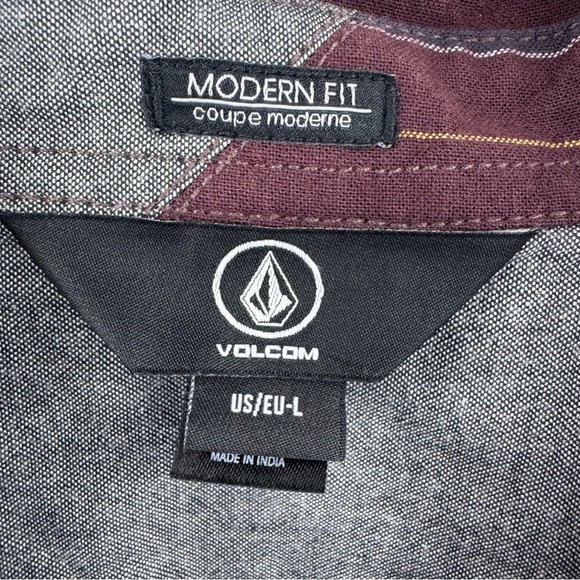 Volcom Modern Fit Blue and Red Casual Button Down Shirt - Picture 5 of 6